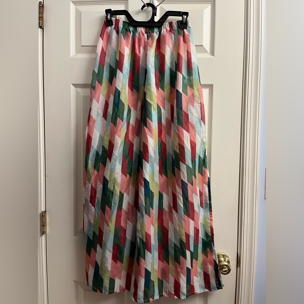 Colorful Green and Pink Women’s Geometric Patterned Flowy Pants Xsmall